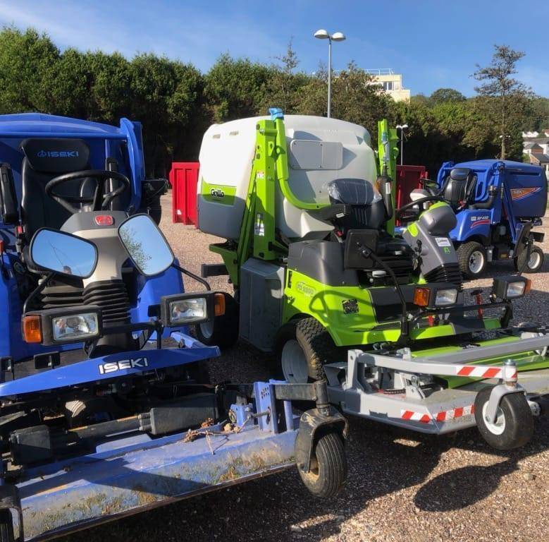 Paysagiste pour entretien de votre propriété  avec le service a la personne